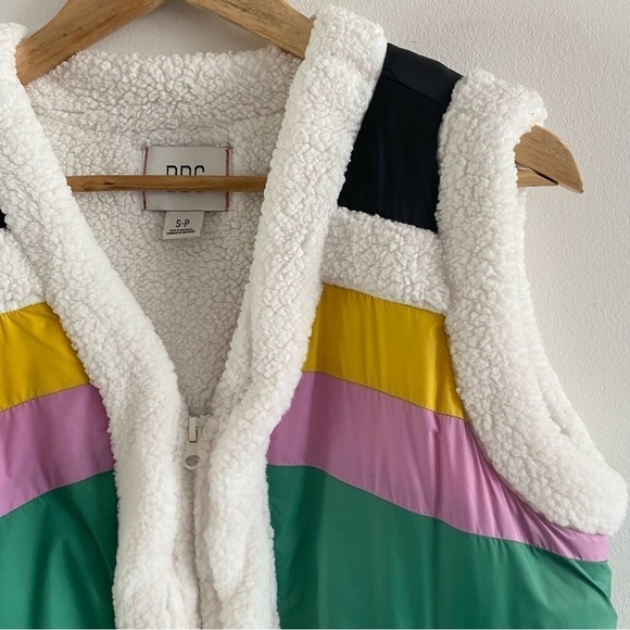 Bdg Vibrant Green Nylon Sherpa V Neck Winter Zip Vest - Picture 8 of 14